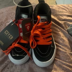 Boys vans weather proof shoes